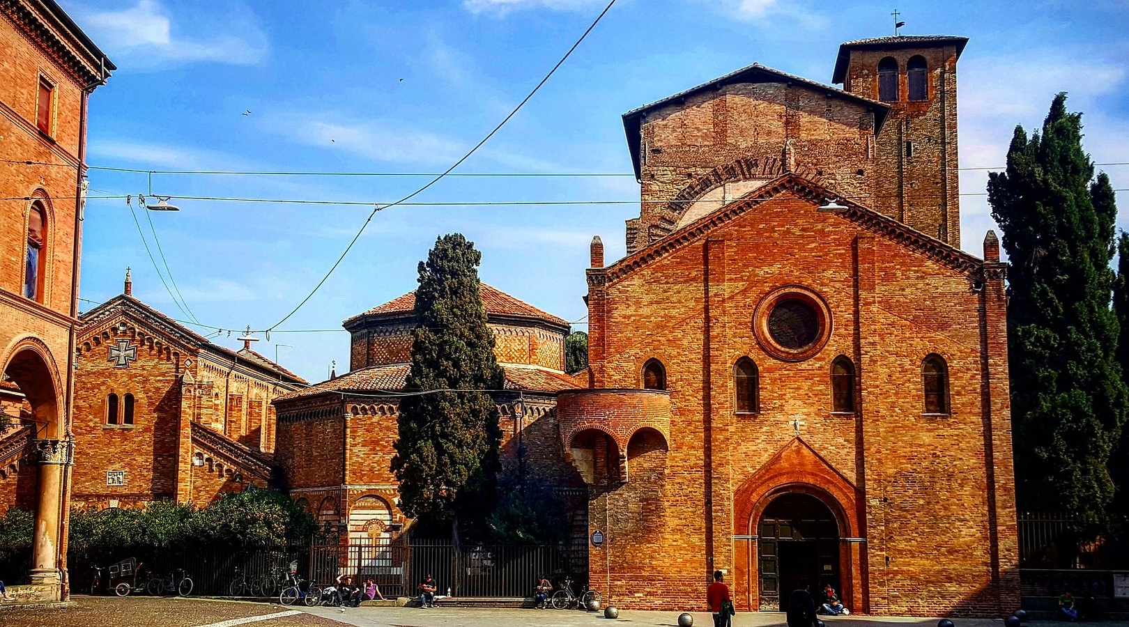Basílica de santo stefano  Art Hotel Commercianti Bolonia