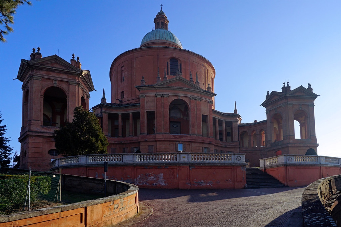 Santuario di san luca  Art Hotel Commercianti Bolonia