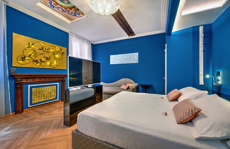 Luxury apartments battibecco  Art Hotel Commercianti Bolonia