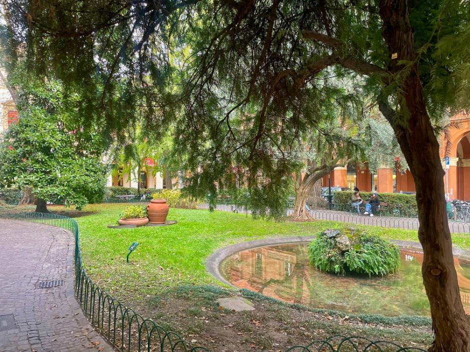 GREEN OASIS IN THE SOUL OF BOLOGNA  Art Hotel Commercianti Bolonia GREEN OASIS IN THE SOUL OF BOLOGNA  Art Hotel Commercianti Bolonia